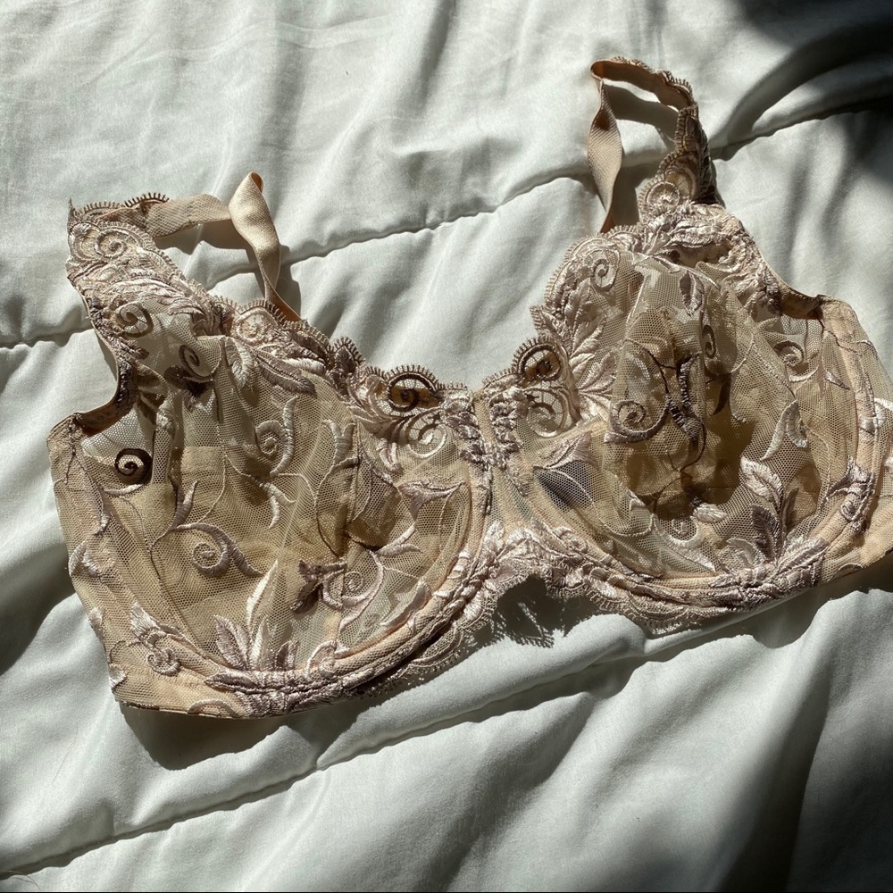 Soma 34-DDD SENSUOUS LACE
Unlined Bra